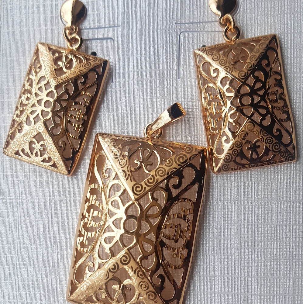 Costume African Jewelry Earrings and Pendant